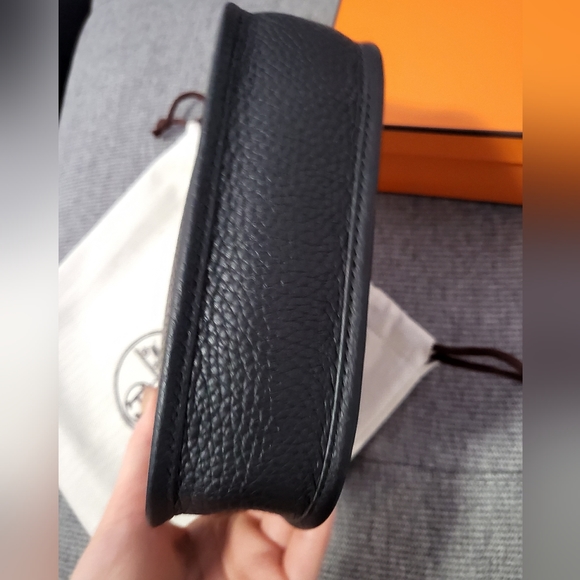 *like new* Hermes mini Evelyne black bag - Picture 3 of 6